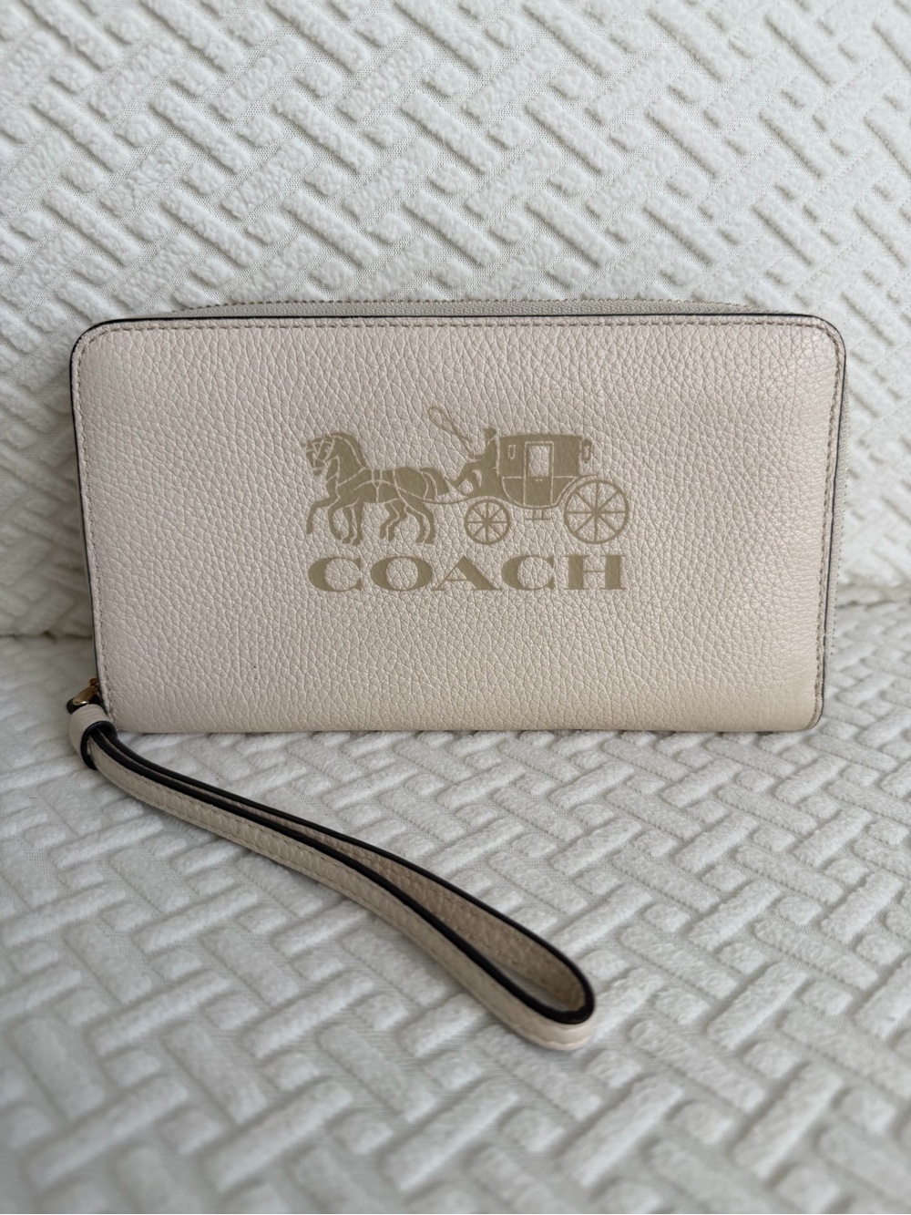 Coach Cream Pebbled Leather Zip Wallet Wristlet with Carriage Logo